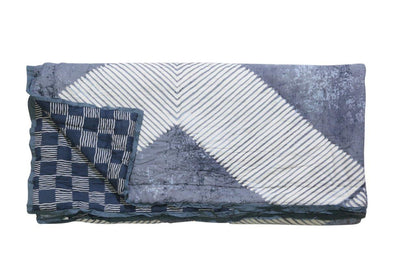 100% COTTON HAND PRINTED NAVY AND WHITE GEOMETRIC QUILT WITH 2 SHAMS