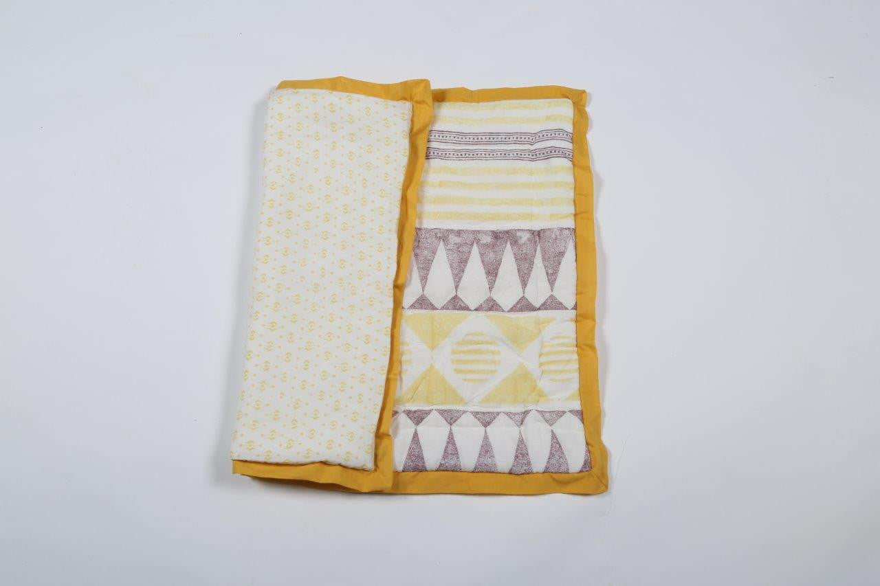 100% COTTON HAND PRINTED MUSTARD AND PURPLE QUILT WITH 2 SHAMS